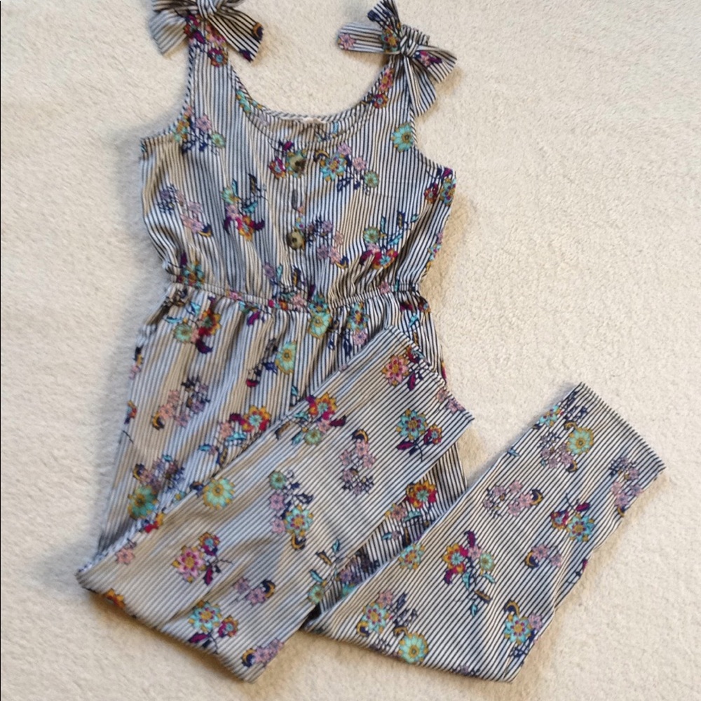 Girls Striped Floral Jumpsuit!